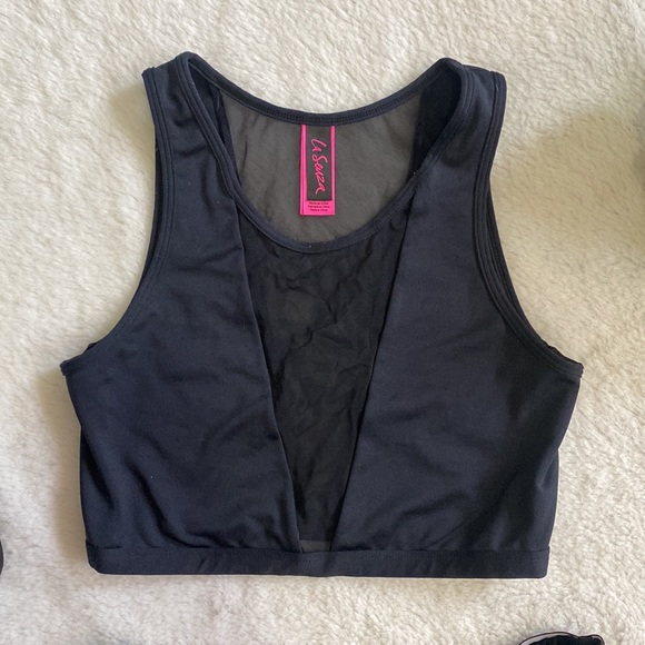 LA SENZA active sports bra and cotton shorts - Picture 2 of 4